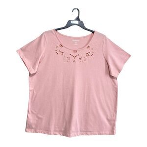 Roaman’s T-Shirt Top Womens Size 1X Pink Embroidered Floral Eyelet Short Sleeve
